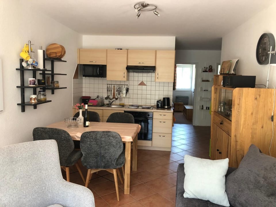 Property building, Kitchen or kitchenette, Living room