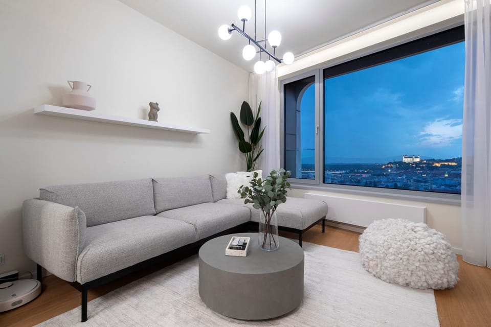 Living room, Landmark view