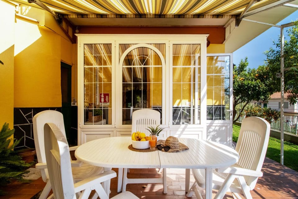 Property building, Patio, View (from property/room), Dining area