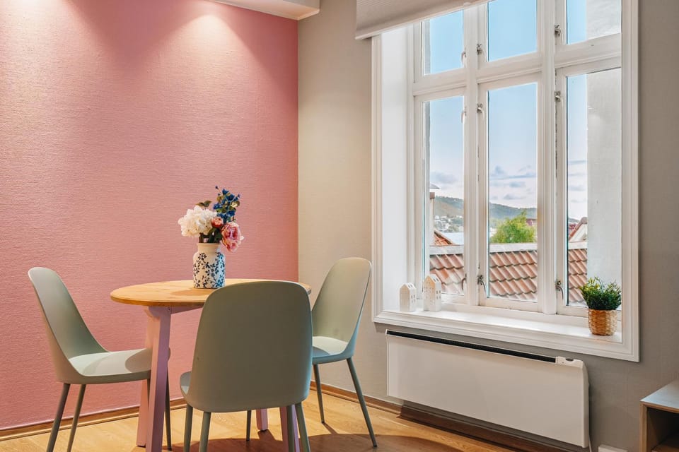 Dining area, City view, Sea view