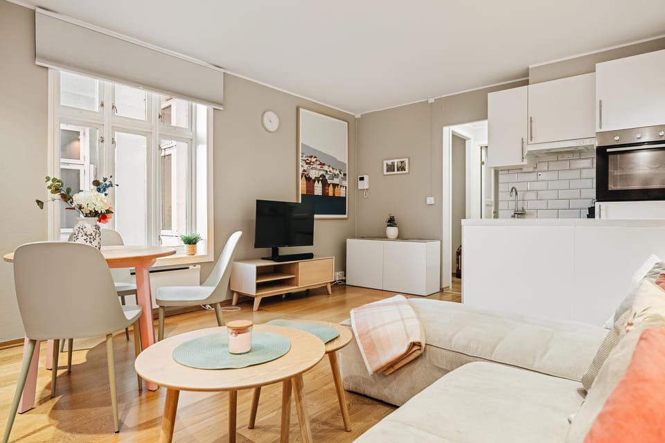 TV and multimedia, Living room, Dining area