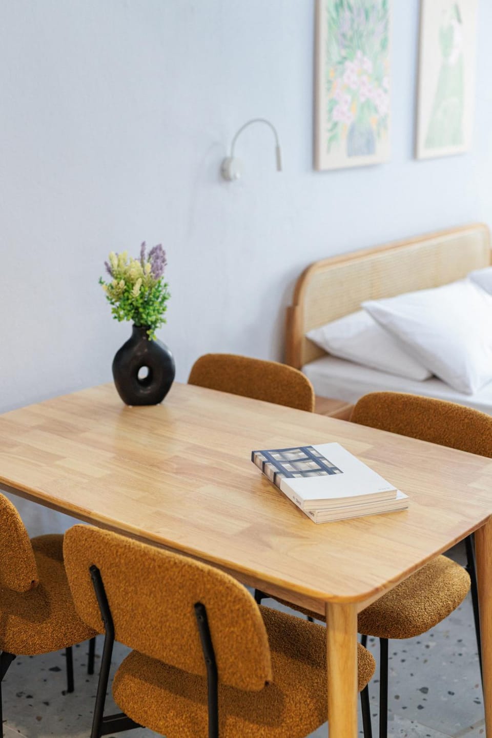 Photo of the whole room, Dining area