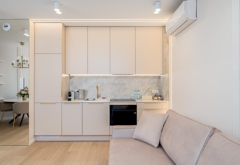 Kitchen or kitchenette, Seating area, Dining area, air conditioner