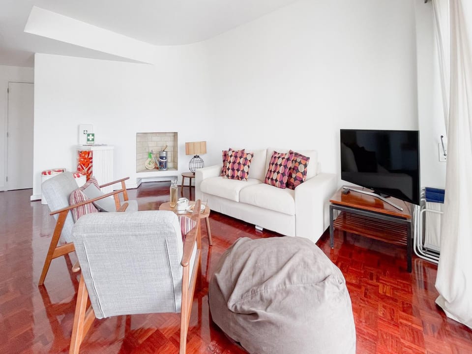 Communal lounge/ TV room, Living room