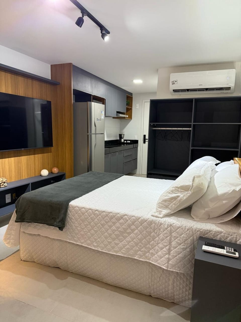 Photo of the whole room, Bedroom, air conditioner