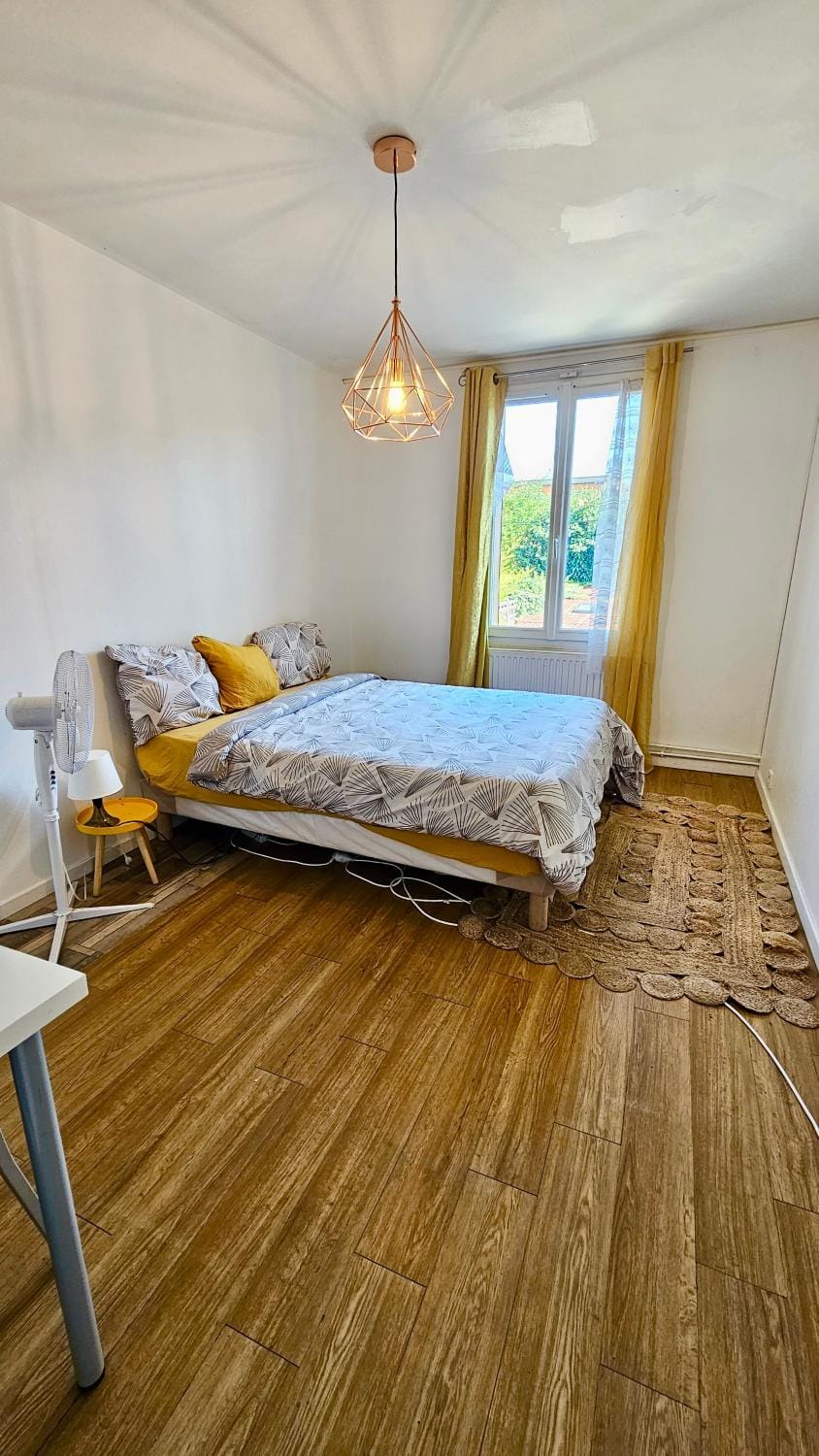 Bed, Photo of the whole room, Bedroom