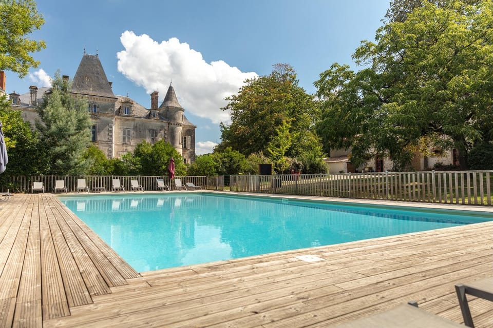 Pool view, Swimming pool, sunbed