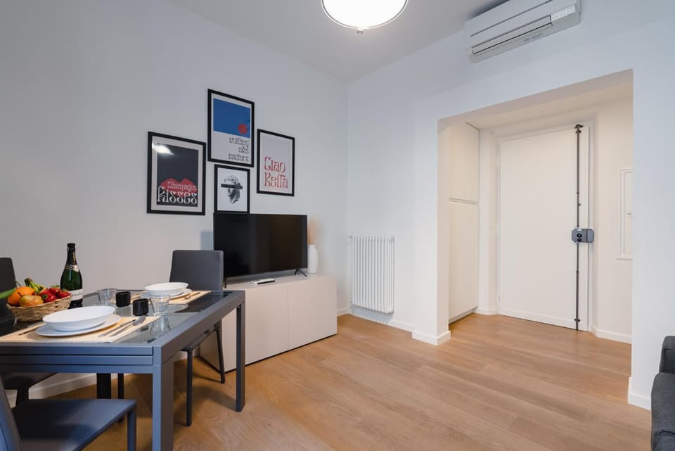 TV and multimedia, Dining area, air conditioner