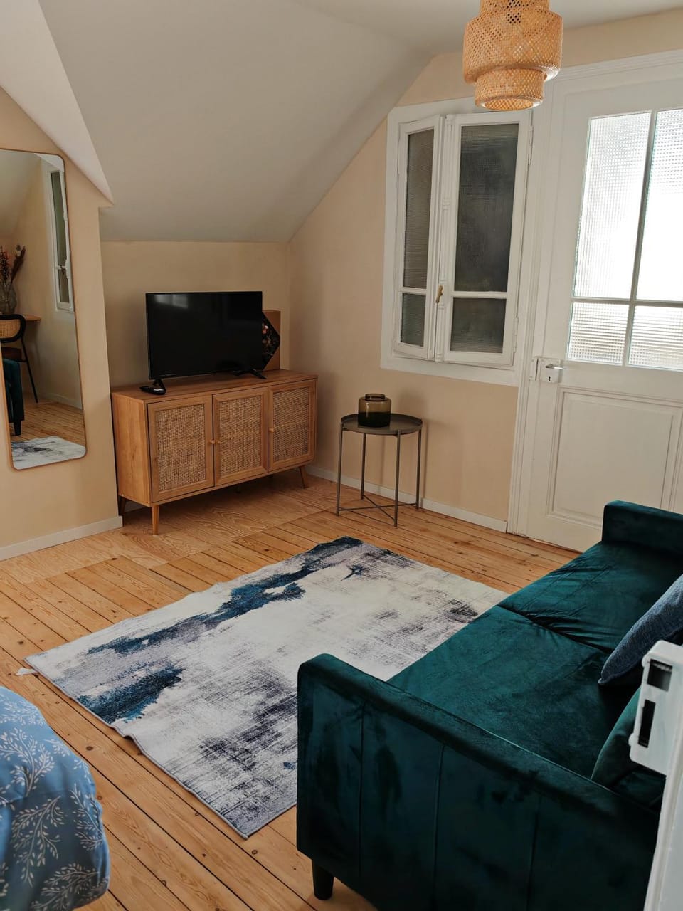 TV and multimedia, Living room, Bedroom