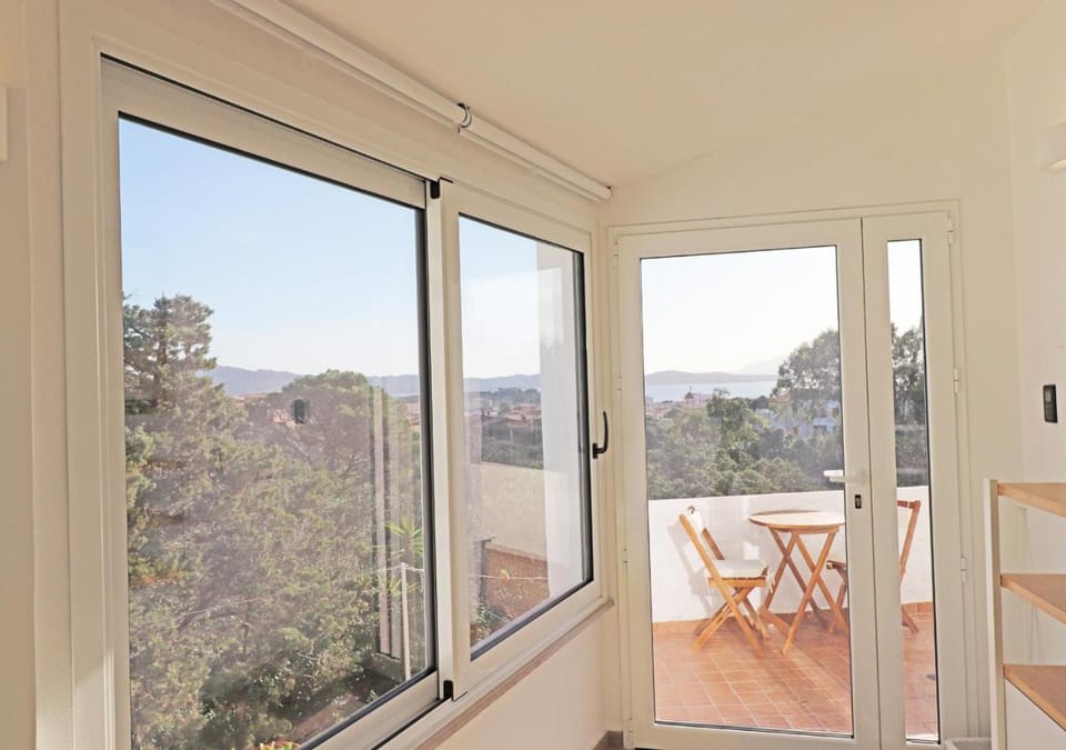 Day, Natural landscape, View (from property/room), Balcony/Terrace, Dining area