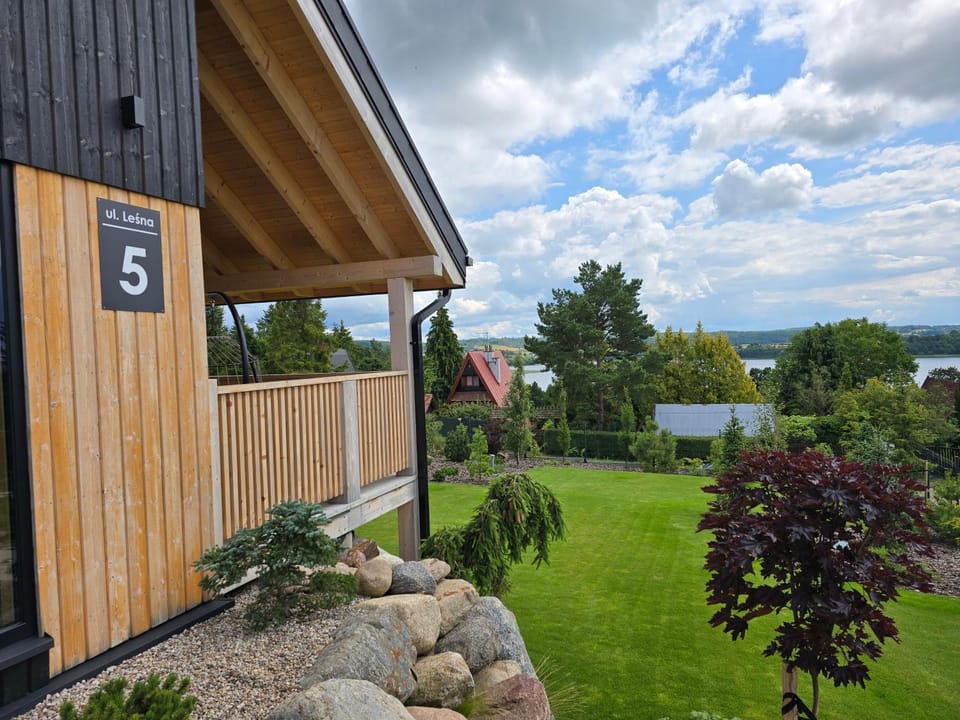 Property building, Natural landscape, Garden, Garden view, Lake view