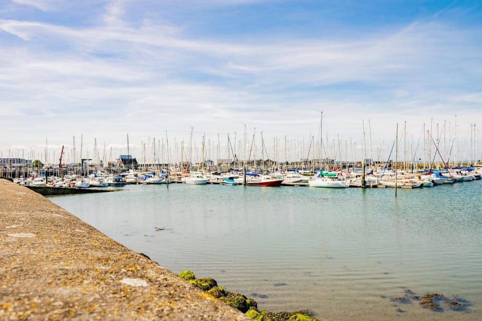 Stylish Marina Escape - Sleeps 2 Apartment in Dublin