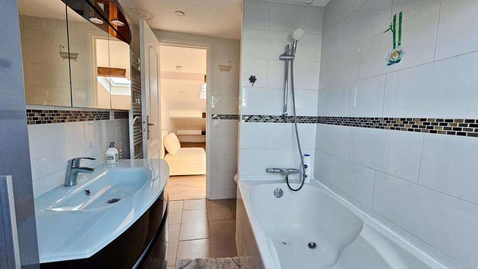 Bathroom, Bath
