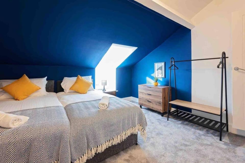 Bed, Photo of the whole room, Bedroom