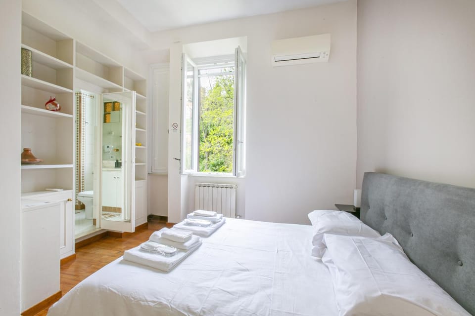 Bathroom, View (from property/room), Photo of the whole room, Bedroom, safe