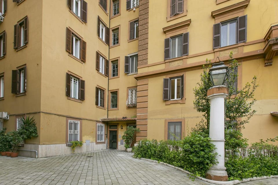 Property building, Facade/entrance