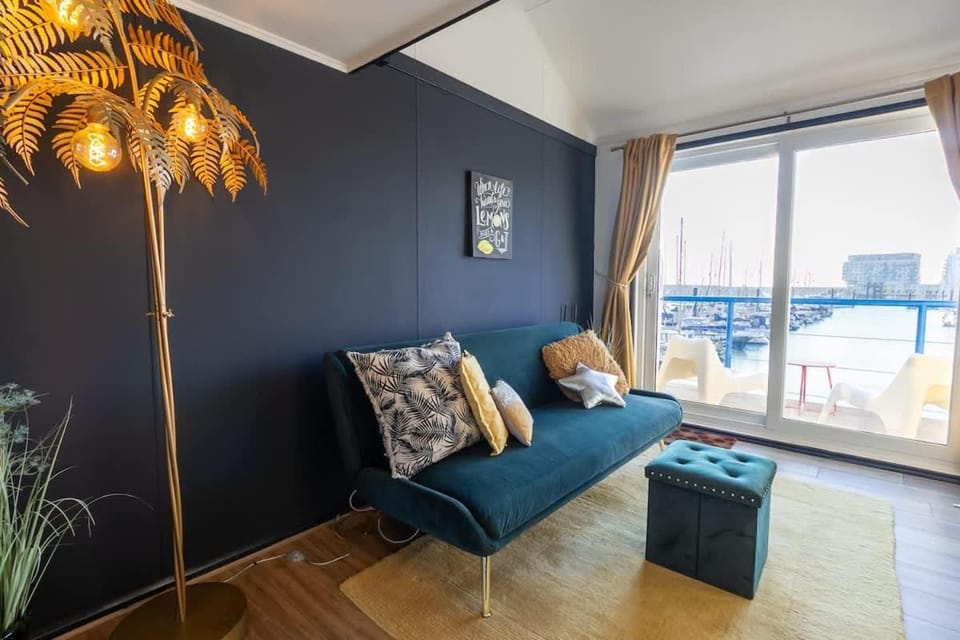 The Marina retreat -free parking House in Brighton