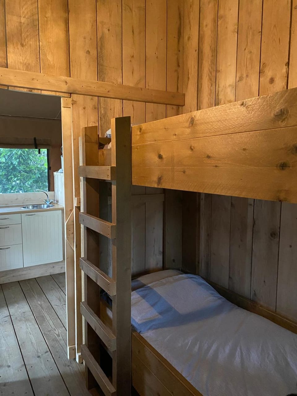 Bed, Bedroom, bunk bed