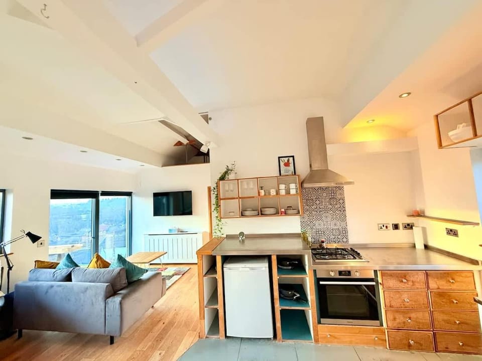 Beautiful Quirky Apartment with Spectacular views Apartment in Bristol