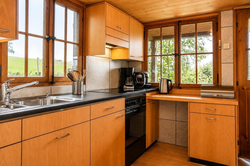 Coffee/tea facilities, View (from property/room), Kitchen or kitchenette, oven