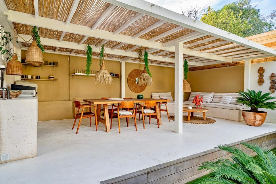 Patio, Dining area