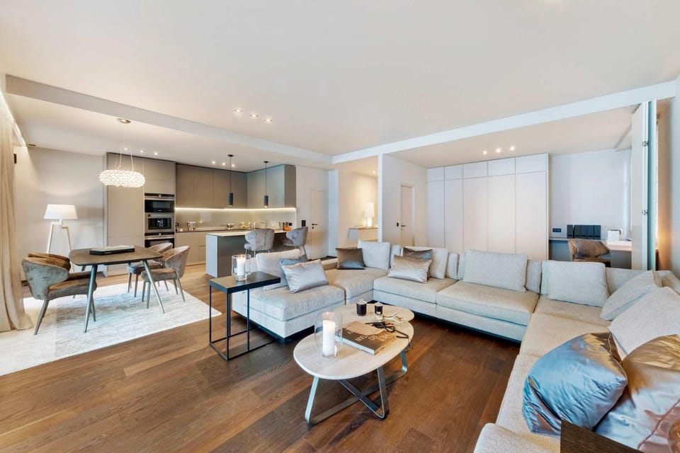 Kitchen or kitchenette, Living room, Seating area, Dining area