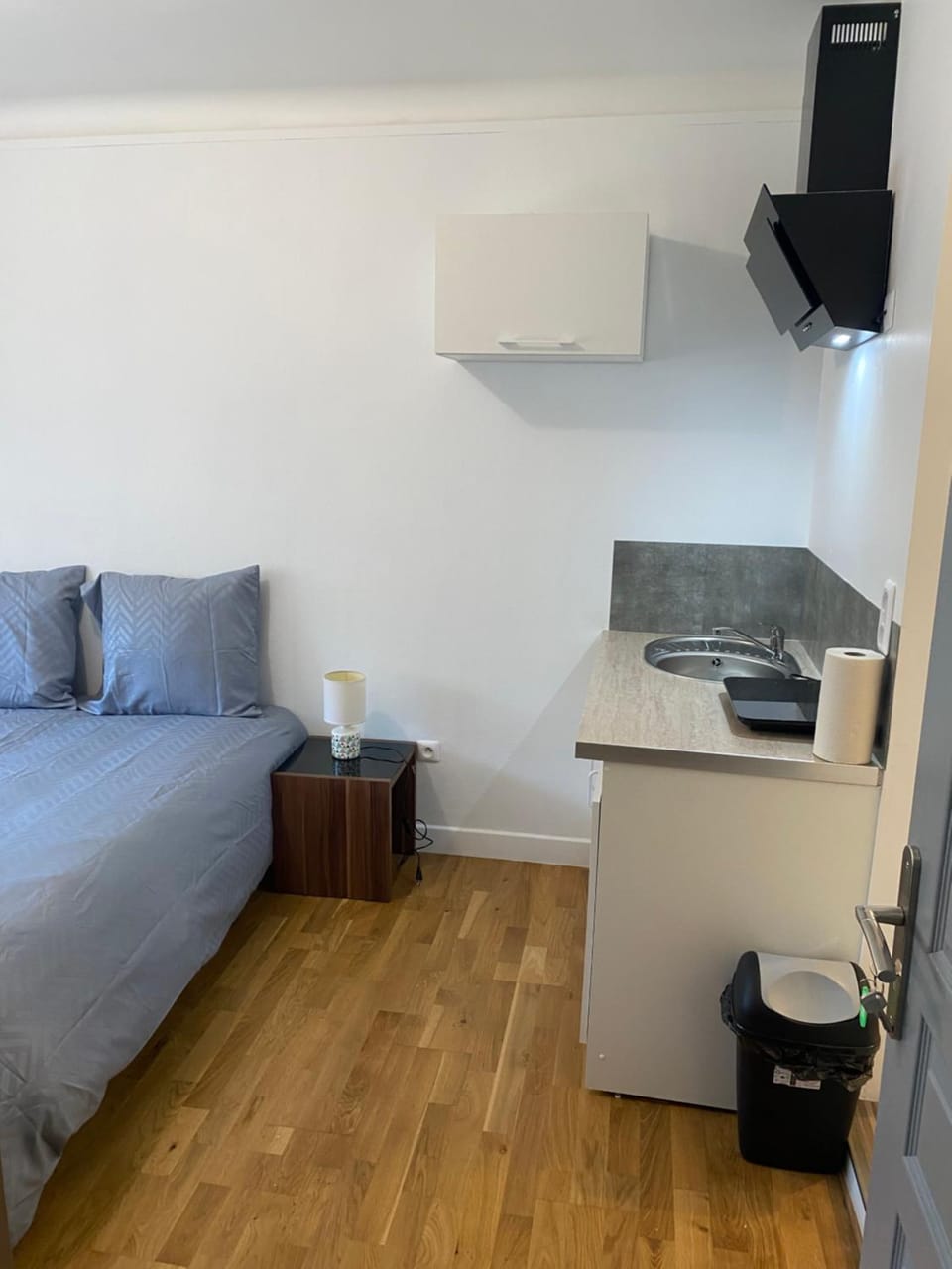 Studio meublé CIRCUIT 24h Bed and Breakfast in Le Mans