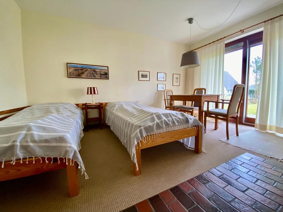 Bed, Living room, Bedroom