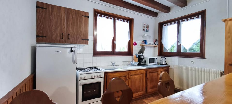 oven, pet friendly, stove