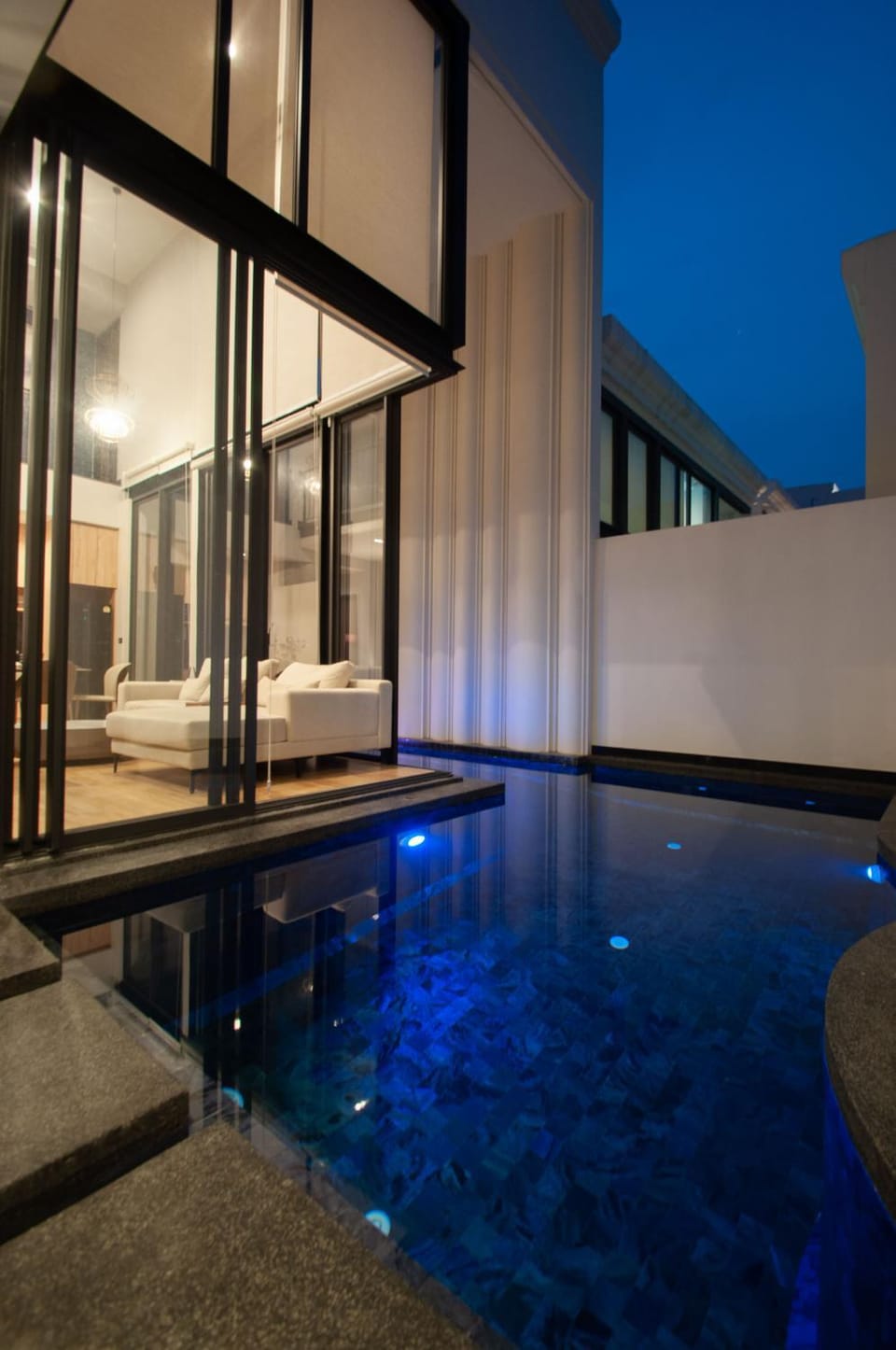 Swimming pool, Swimming pool