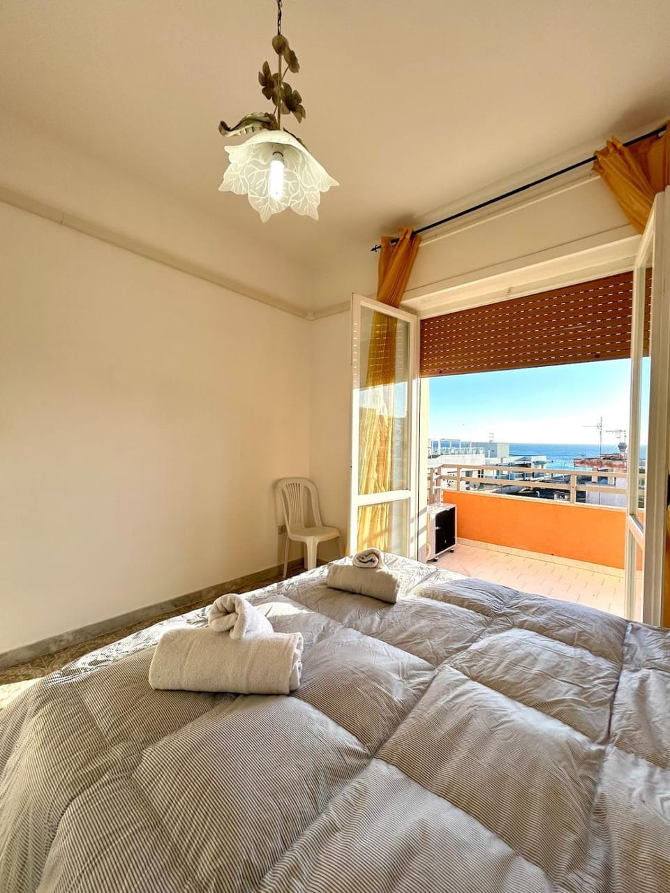 Bed, View (from property/room), Balcony/Terrace, Photo of the whole room, Bedroom, towels