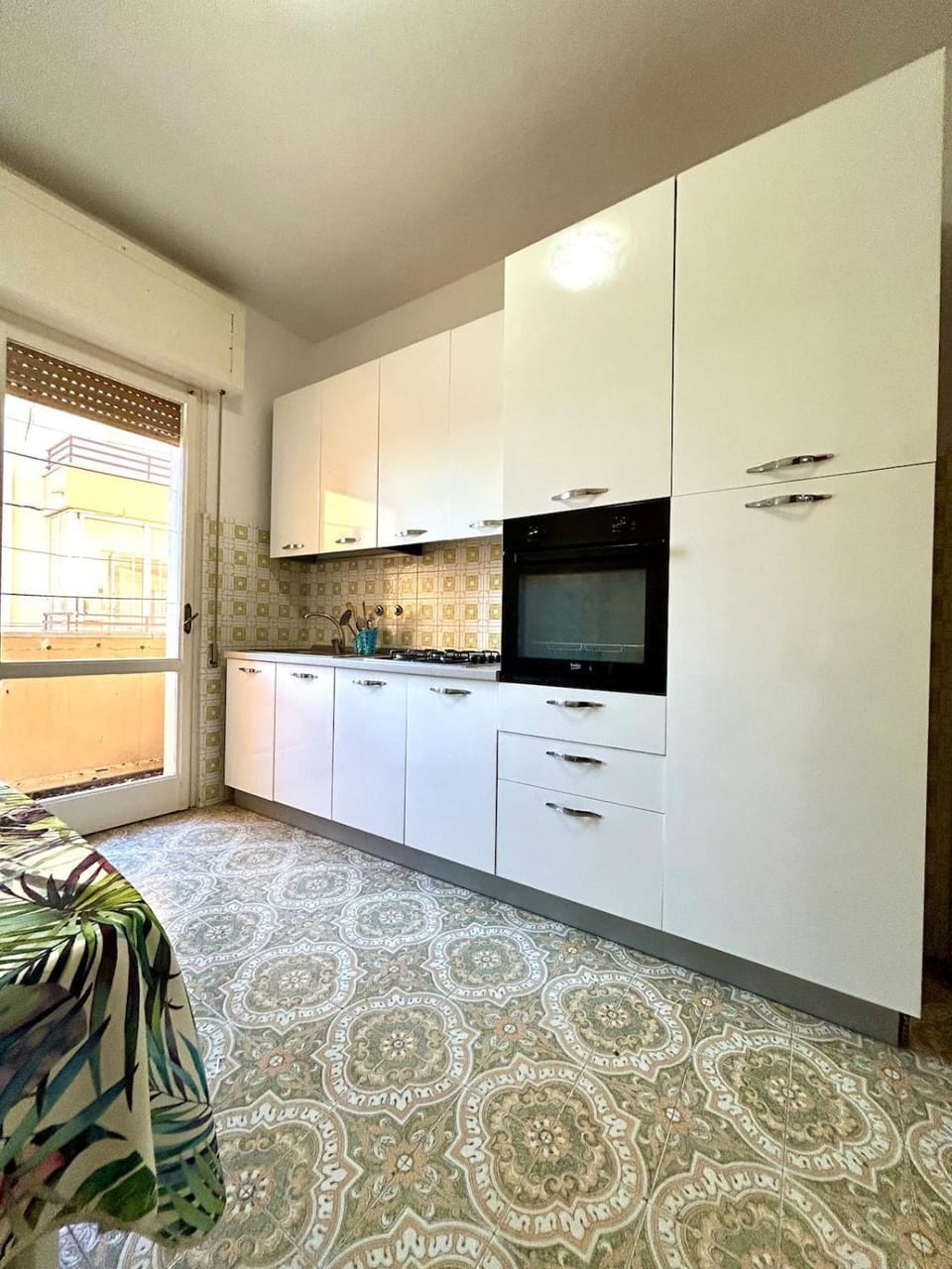 Kitchen or kitchenette, oven, stove