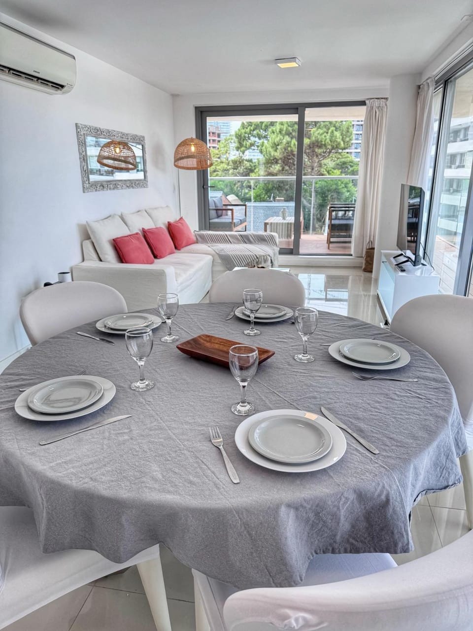 Living room, Seating area, Dining area, air conditioner