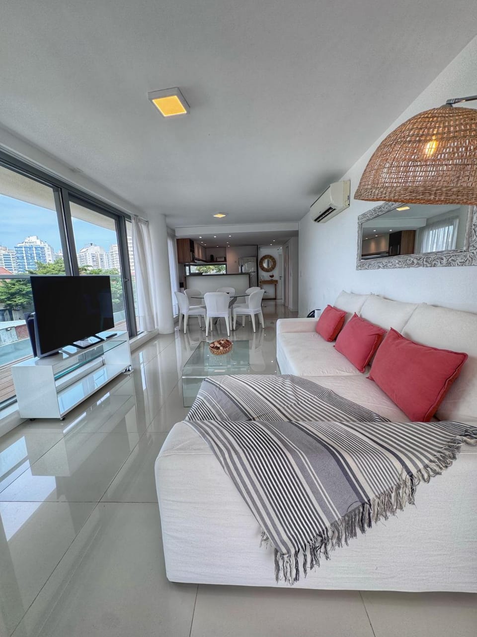 TV and multimedia, Living room, Photo of the whole room, Seating area