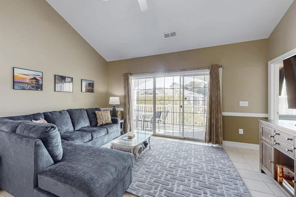 Myrtlewood Golf & Beach Retreat Apartment in Myrtle Beach