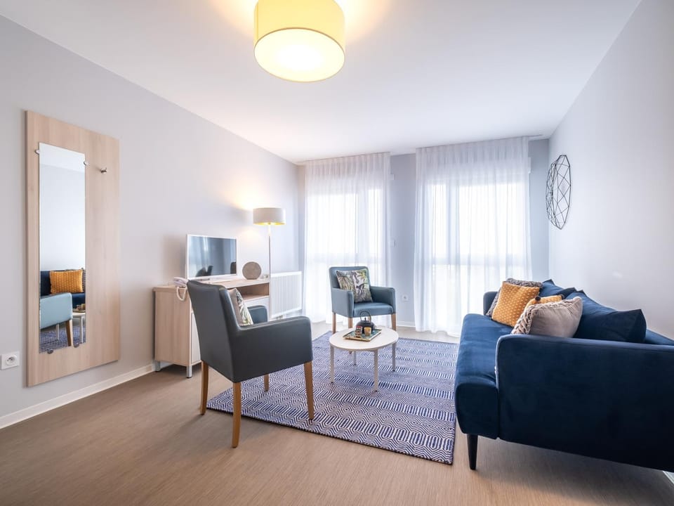 TV and multimedia, Living room, Seating area