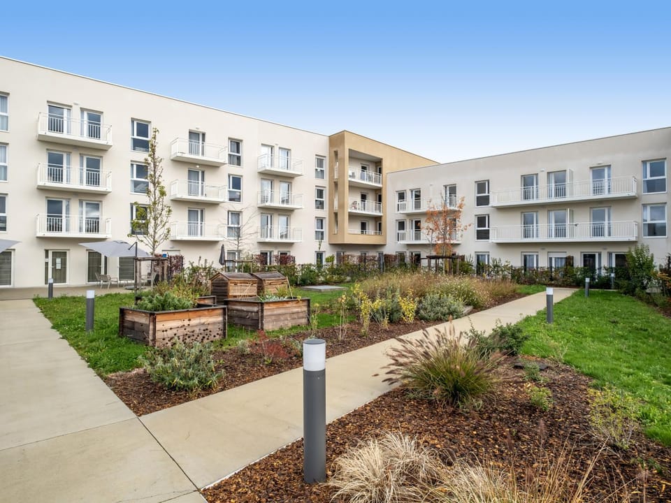 Property building, Garden, Garden view