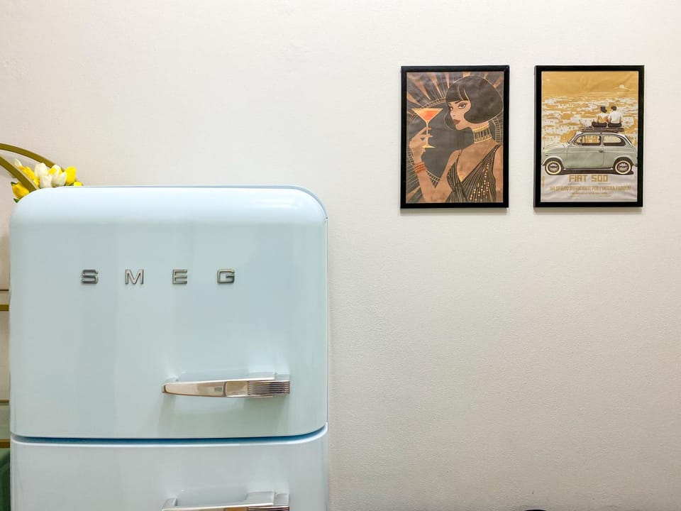 Kitchen or kitchenette, oven, kitchen