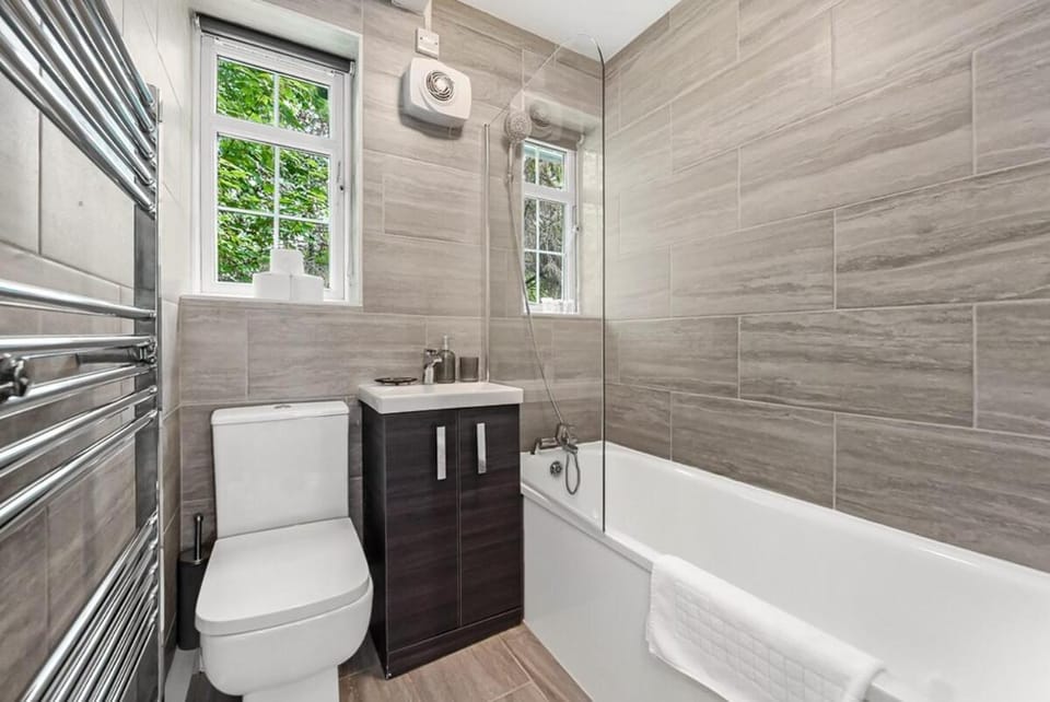 Trendy Finchley 2 bed Gem slp 6 with free parking Apartment in London