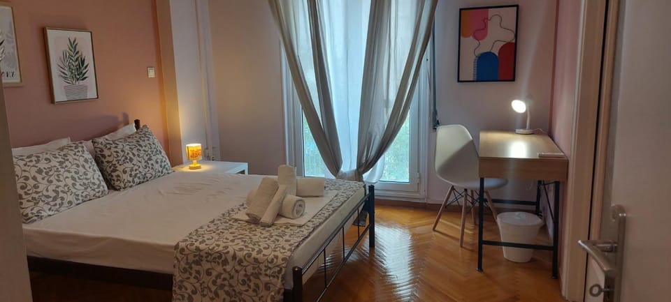 Rose Apartment Athens Center , 5BD, 2 BATH Apartment in Athens