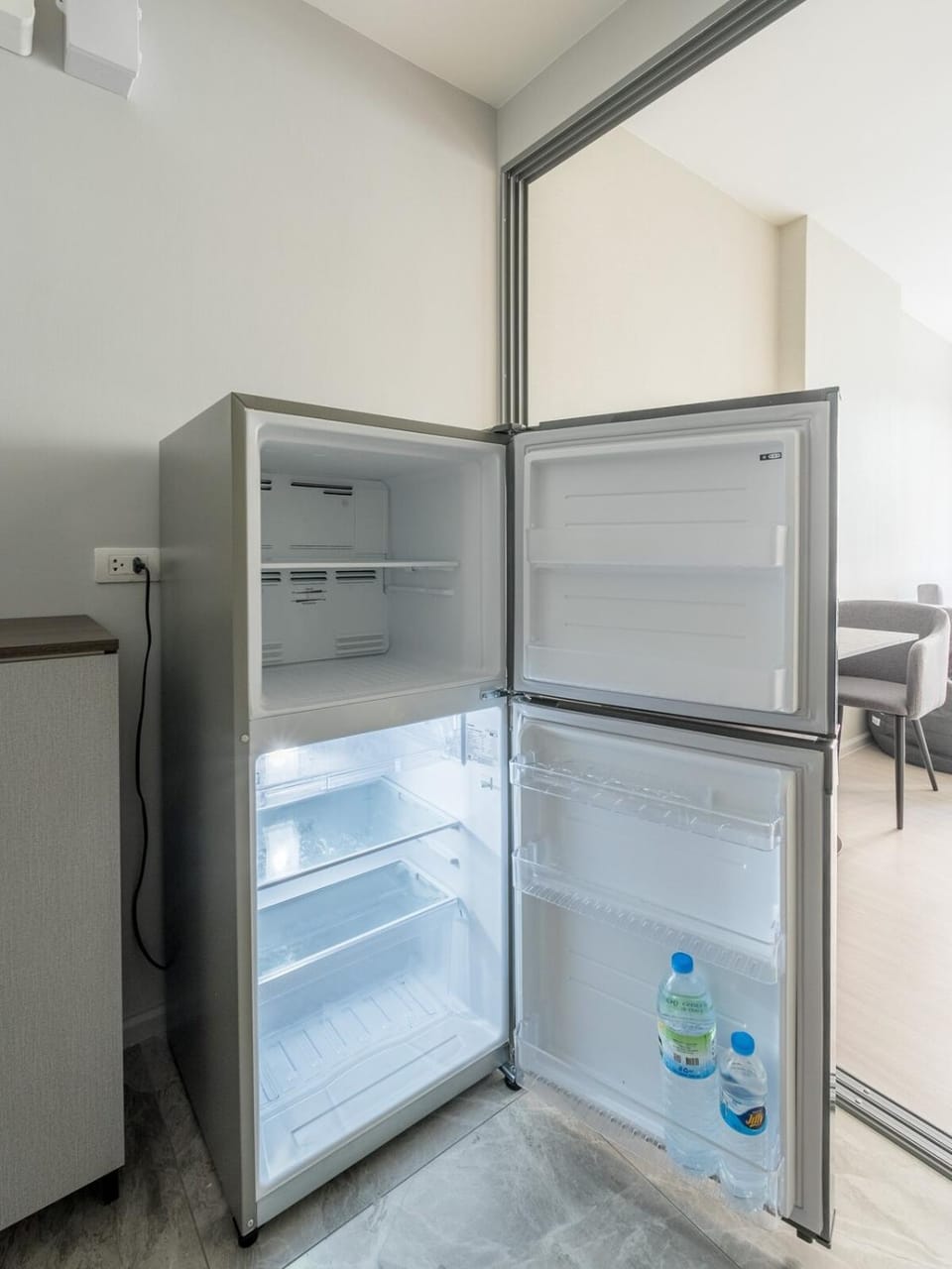 1BR Apt - Pool, Gym, Rooftop, BTS, Coworking Space - 10 min Nana Plaza - Central - New Building - 24 7 Security Apartment in Bangkok