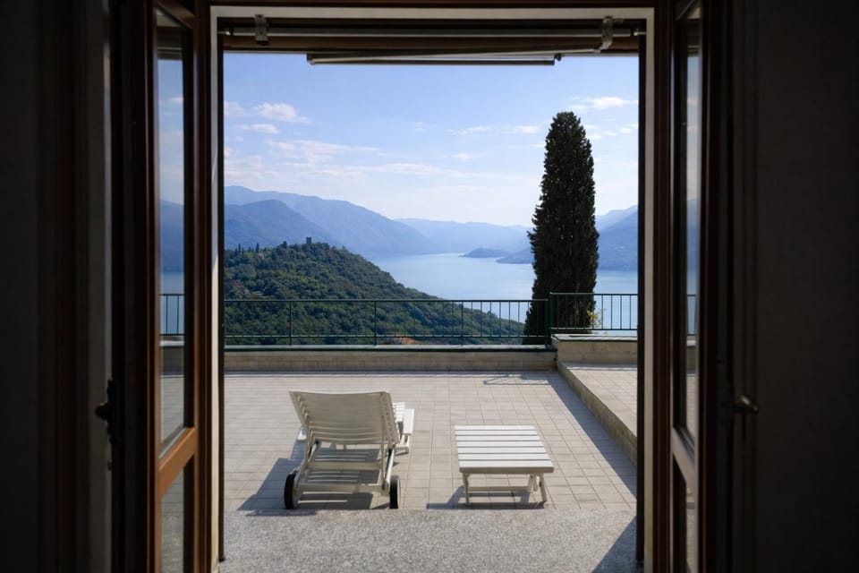 Punto di Vista - A Real Paradise Apartment in Province of Lecco