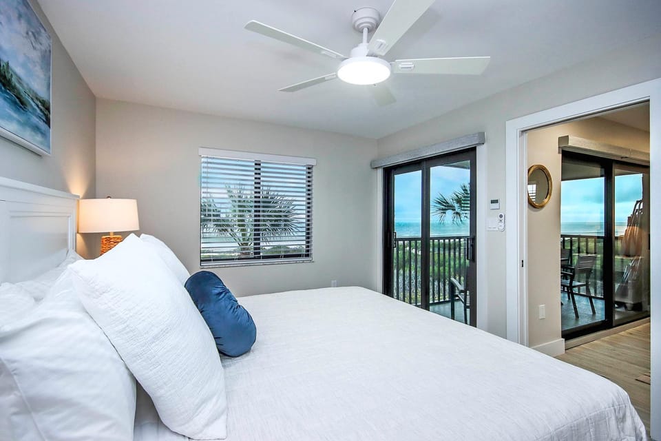Beautiful 2BR Beachfront Condo on Sanibel Island - Sandalfoot 1A3 Apartment in Sanibel Island