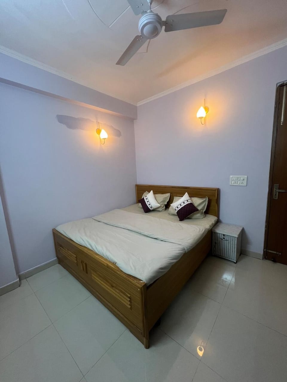 Qazi's Modern 3BHK Flat Apartment in New Delhi