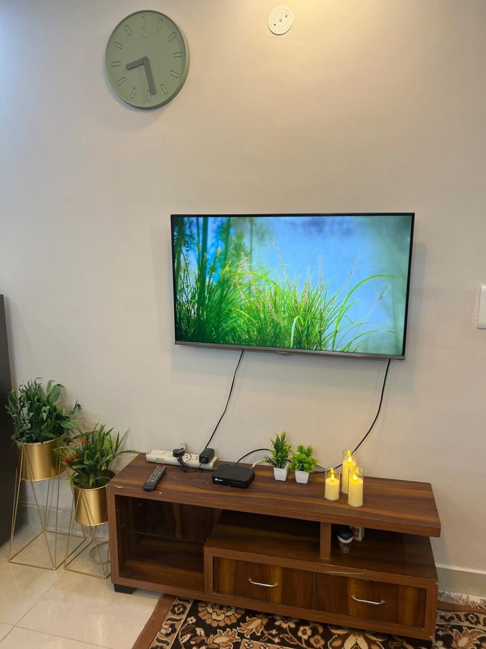 Qazi's Modern 3BHK Flat Apartment in New Delhi
