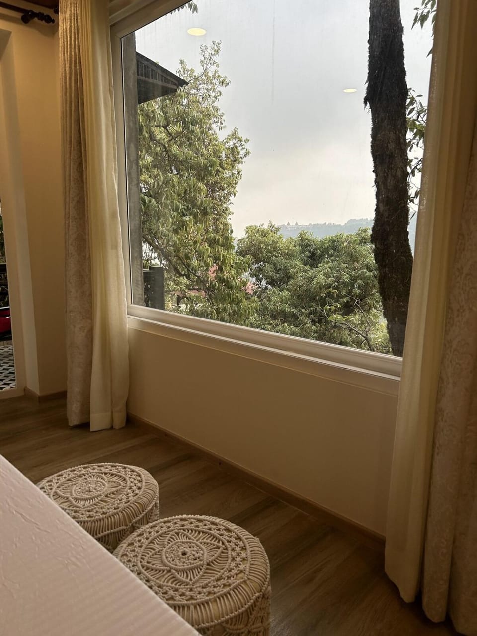 Zephyr 2BHK Lakeview Near Mall Road & Naini Lake Apartment in Uttarakhand