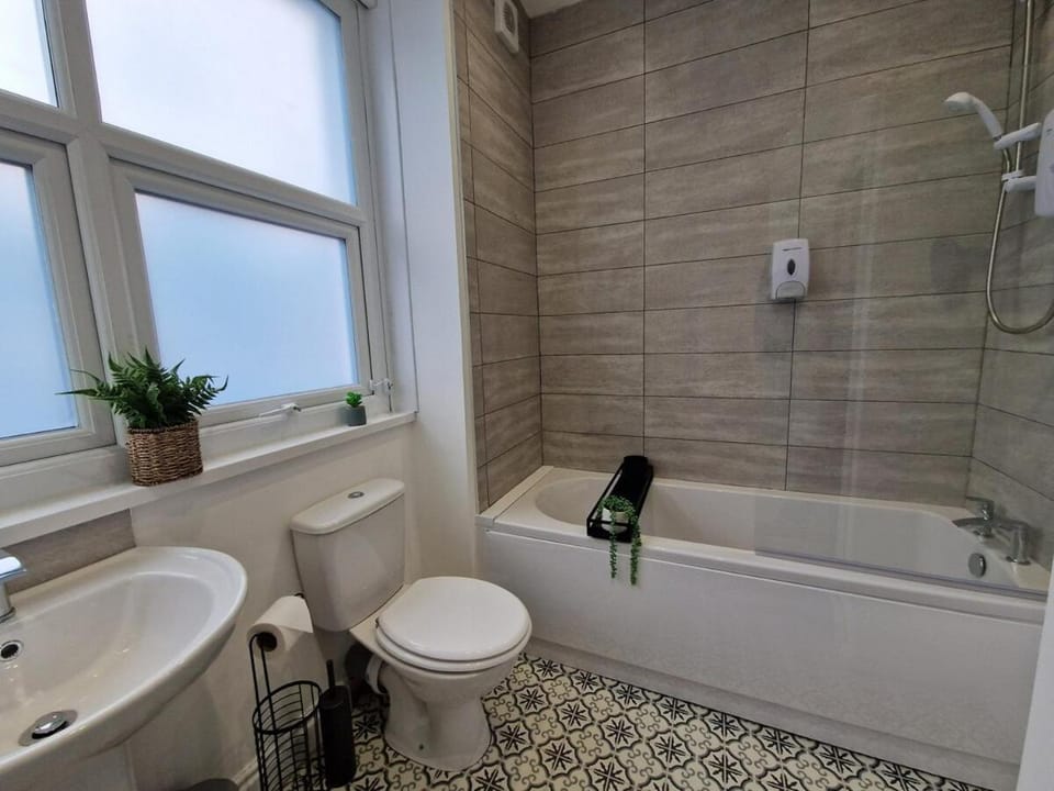 5 Bedroom semi detached home with off road parking House in Merthyr Tydfil