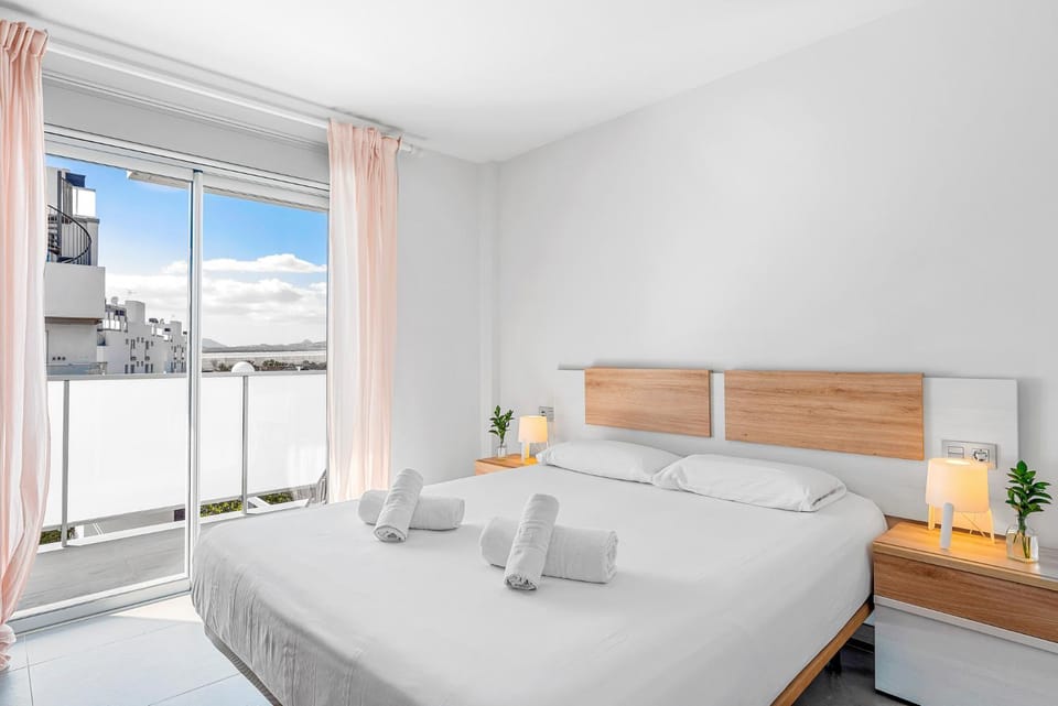 Bed, View (from property/room), Photo of the whole room, Bedroom