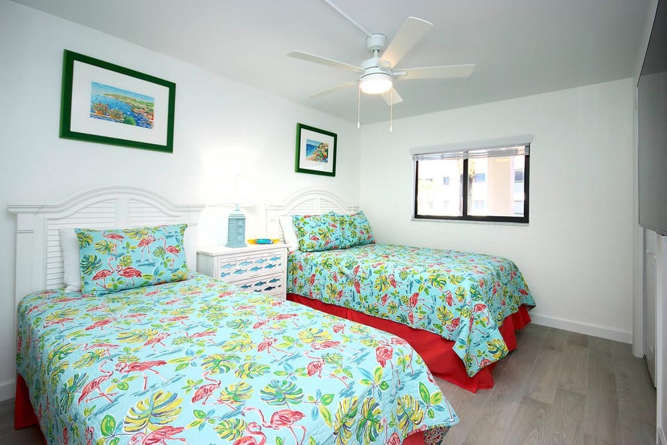 Beach views 2nd story condo on Sanibel Island 1D2 Apartment in Sanibel Island