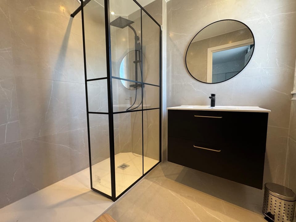 Shower, Bathroom